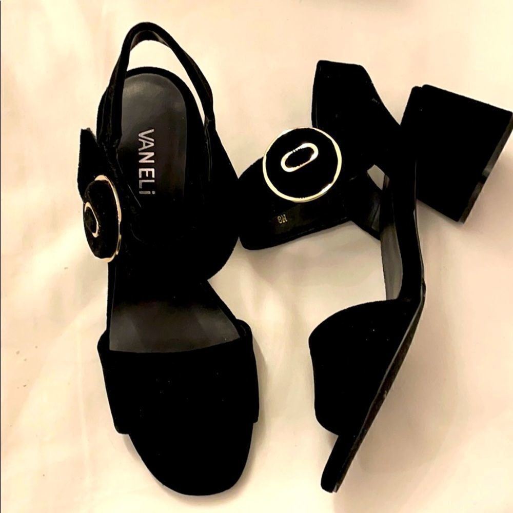 VANELI SZ 8N BLACK VELVET SANDALS.  NEW
